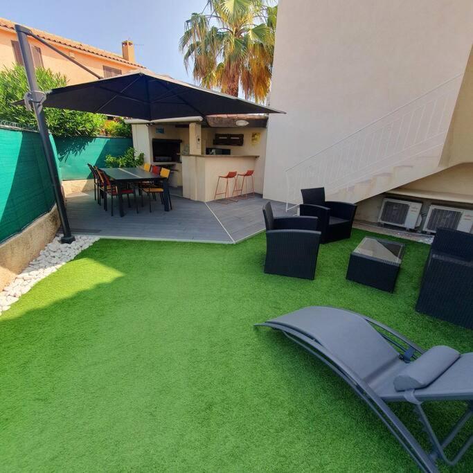 Joli De 3 Climatise Avec Jacuzzi Holiday home Marignane