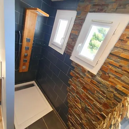Joli Haut De Villa 3 Chambres Climatise Avec Jacuzzi Marignane Extérieur photo